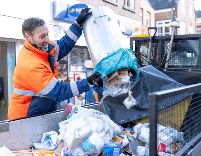 Wethouder Windhouwer prullenbakken Week Afvalhelden